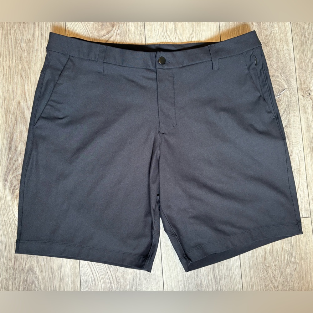 Lululemon Shorts Men 36  Commission Short Classic 9" Inseam Black